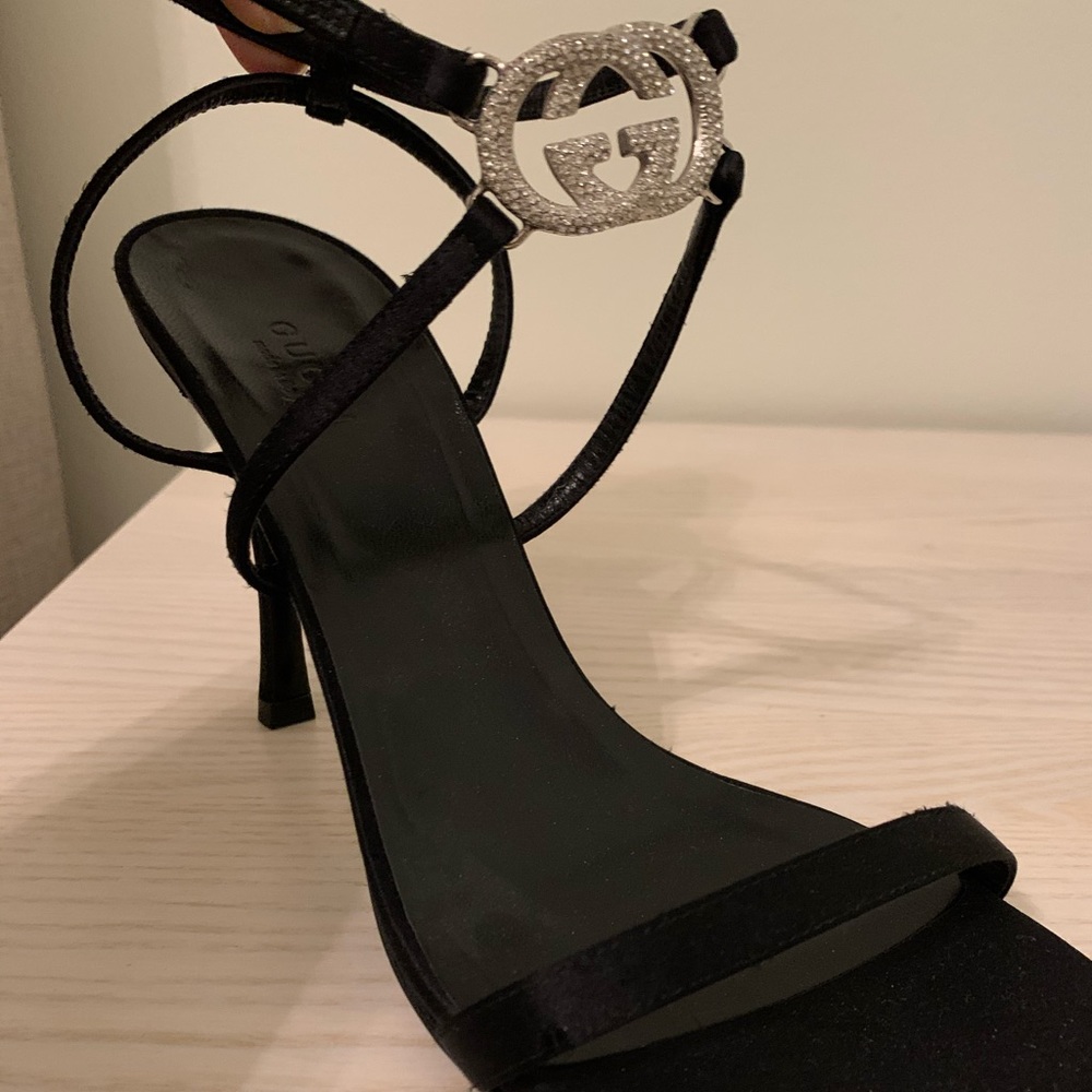 NEW Gucci 7.5 Black Strap Sandals w. Diamond GG
